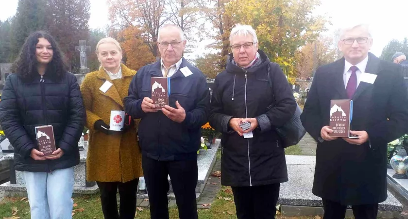 Kwesty na cmentarzach w całym powiecie skarżyskim. Na co zbierane są fundusze?