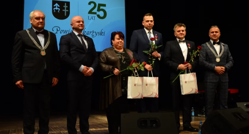 Uroczysta sesja Rady Powiatu Skarżyskiego z okazji jubileuszu 25-lecia powiatu 
