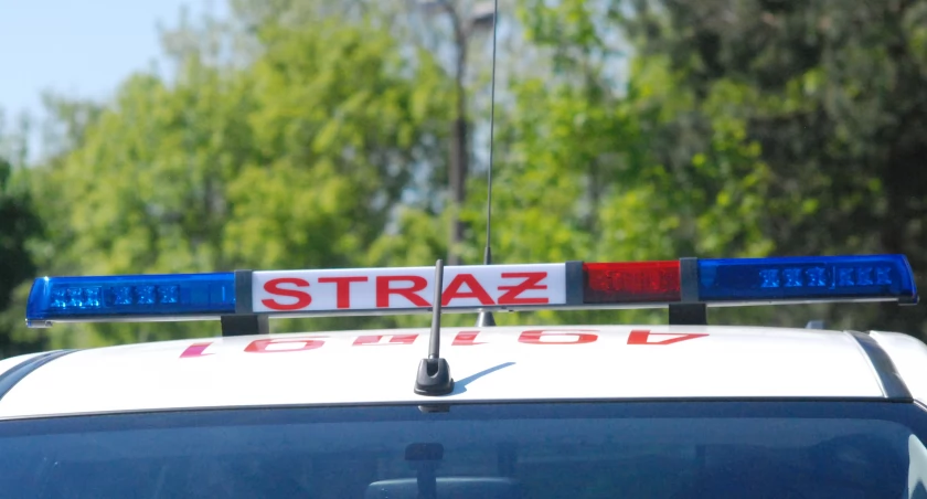Wypadek w Skarżysku-Kamiennej. Spadł z drabiny, dostał mandat od policjantów