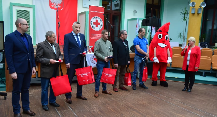 Ogólnopolskie Dni Honorowych Dawców Krwi. Skarżyski Oddział PCK uhonorował krwiodawców