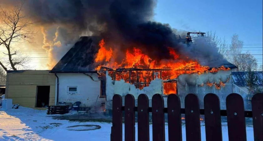 Tragedia matki z czwórką dzieci. Ruszyła zbiórka na rzecz pogorzelców z Suchedniowa
