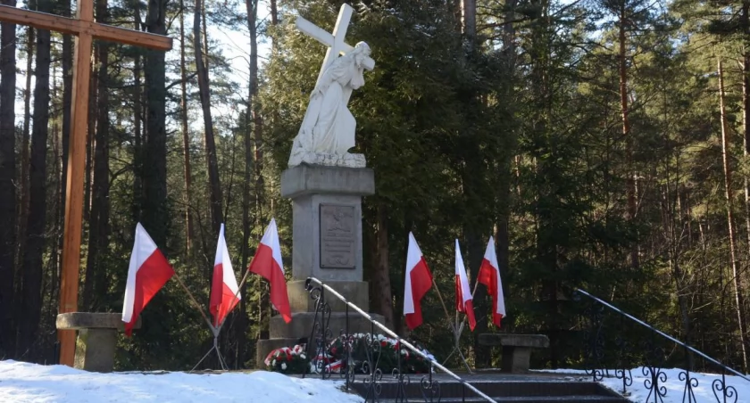 Obchody 84. rocznicy egzekucji na patriotach polskich w lesie na Borze 