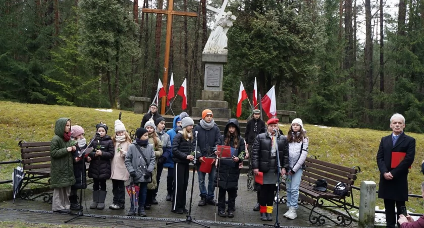 Mieszkańcy Skarżyska uczcili pamięć pomordowanych w lesie na Borze