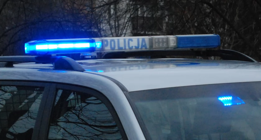 Próby oszustw w Skarżysku-Kamiennej. Na listonosza i na policjanta