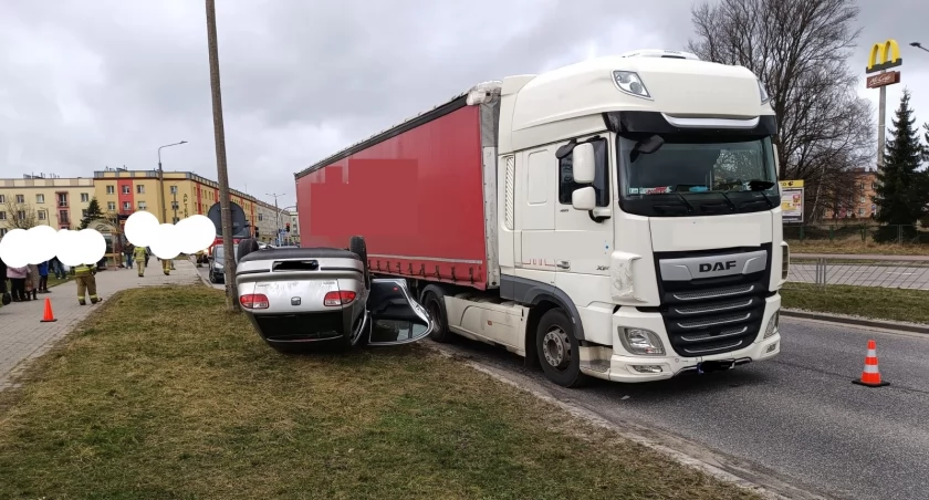 Wypadek w Skarżysku-Kamiennej. Kierująca nie ustąpiła pierwszeństwa przejazdu
