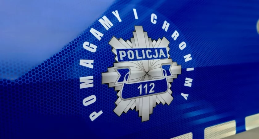 85-letnia kobieta na boska i w koszuli nocnej. Pomógł jej policjant KPP Skarżysko-Kamienna