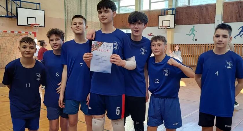 Reprezentacja Szkoły Podstawowej nr 1 mistrzem Skarżyska w siatkówce 