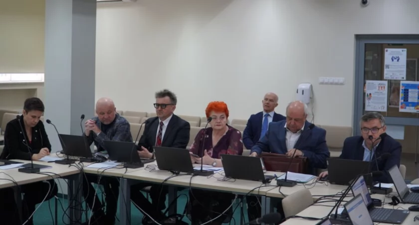 Ponad 1,1 mln zł na chodnik na ul. Książęcej i 500 tys. zł wsparcia dla szpitala