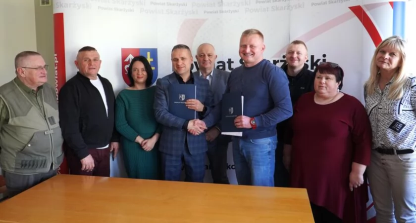 Powstanie chodnik na ul. Książęcej w Skarżysku-Kamiennej. Powiat Skarżyski podpisał umowę z Wykonawcą