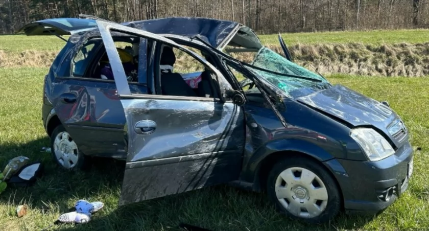 Wypadek w Skarżysku-Kamiennej. Kobieta i jej dziecko trafiły do szpitala [ZDJĘCIA]