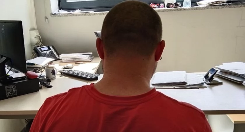 Zatrzymali po policjanci ze Skarżyska-Kamiennej. Ukradł markowe patelnie i garnki za ponad 1 tys. zł