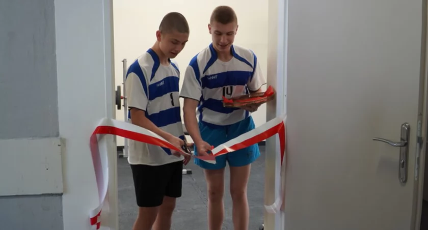 Sala gimnastyczna w Zespole Placówek Resocjalizacyjno-Wychowawczych w Skarżysku-Kamiennej wyremontowana. Robi wrażenie!