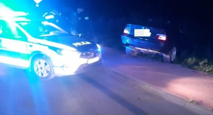 Policyjny pościg za drogowym piratem. Wjechał w radiowóz, trafił za kraty
