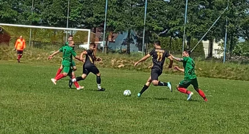 B klasa. Dziesięć bramek w Łącznej