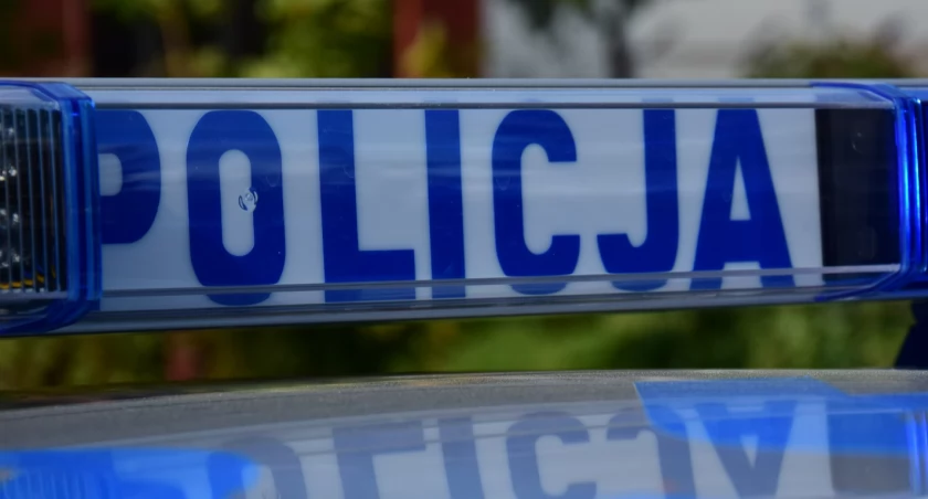 83-letnia mieszkanka Suchedniowa ofiarą oszustwa. Kurierem były policjant