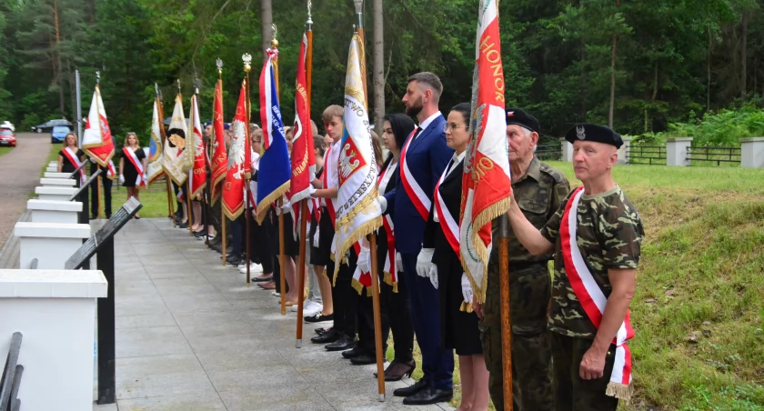 Uroczystości upamiętniające 84. rocznicę rozstrzelania polskich patriotów na Brzasku