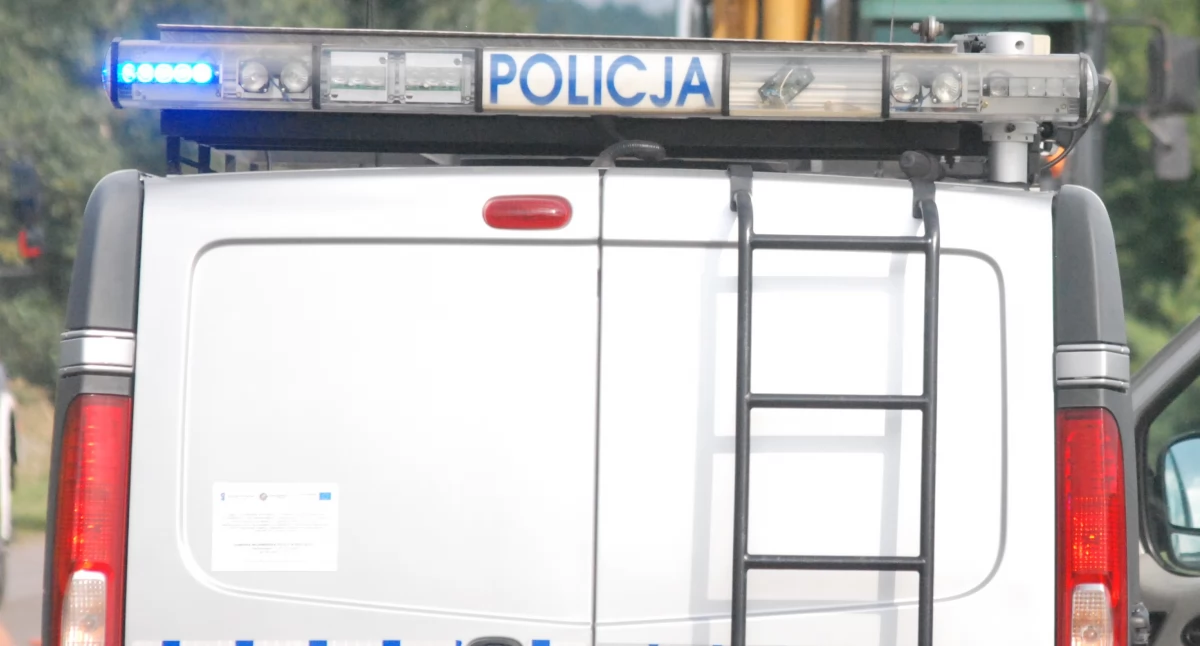 Złodziej z telefonem i portfelem. Szukają go policjanci