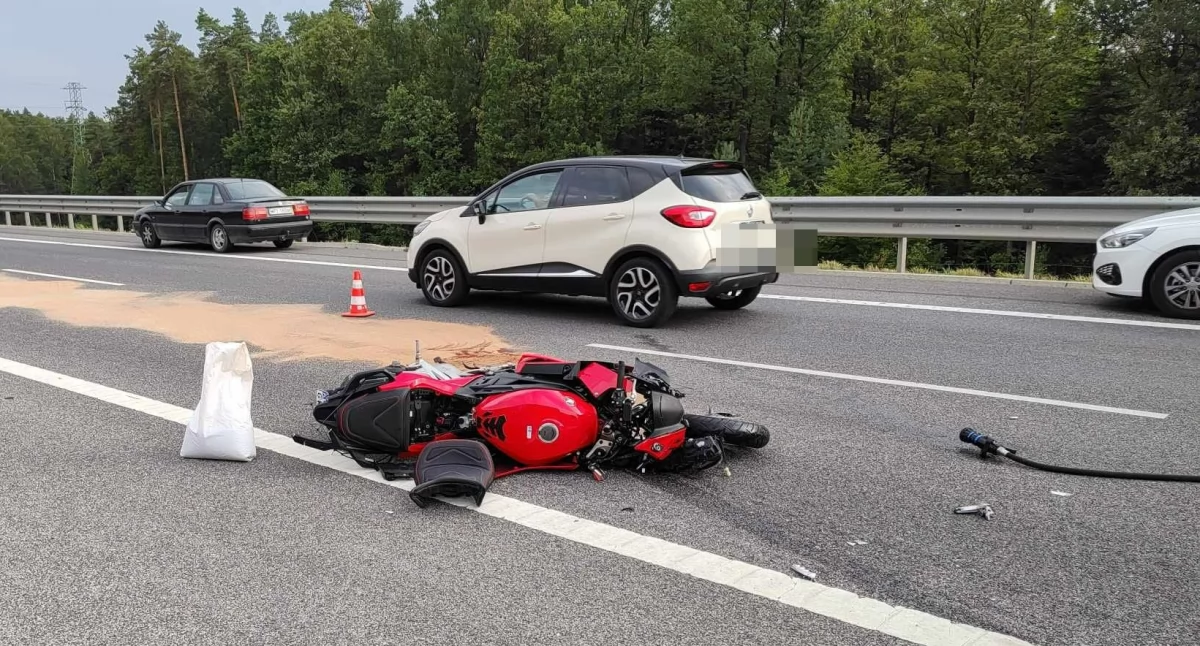Wypadek motocyklisty w Skarżysku-Kamiennej. 35-latek trafił do szpitala