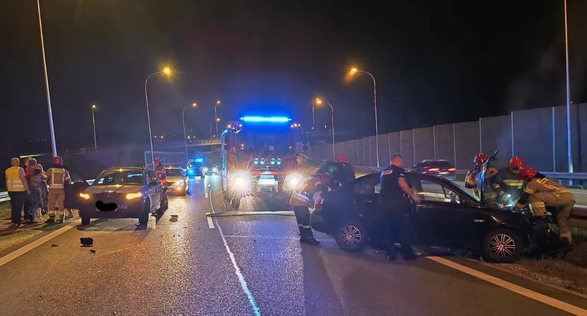 Wypadek na trasie S-7 w Skarżysku-Kamiennej. Zderzenie dwóch samochodów, 12-letnie dziecko wśród poszkodowanych