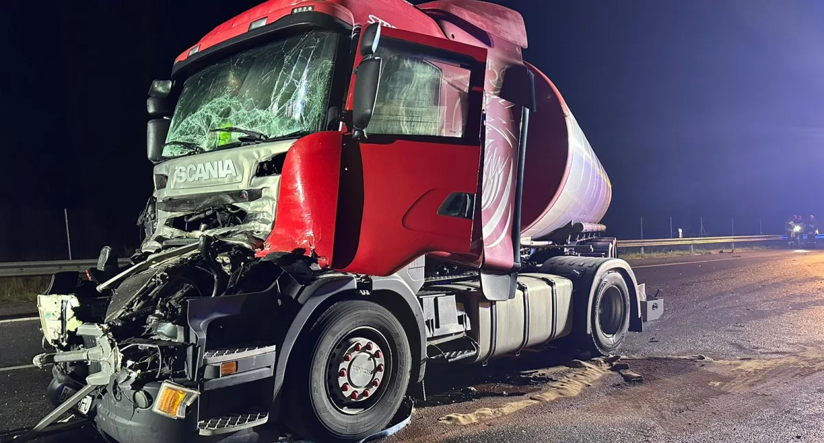 Wypadek dwóch ciężarówek w Skarżysku-Kamiennej. Jedna z nich przewoziła gaz