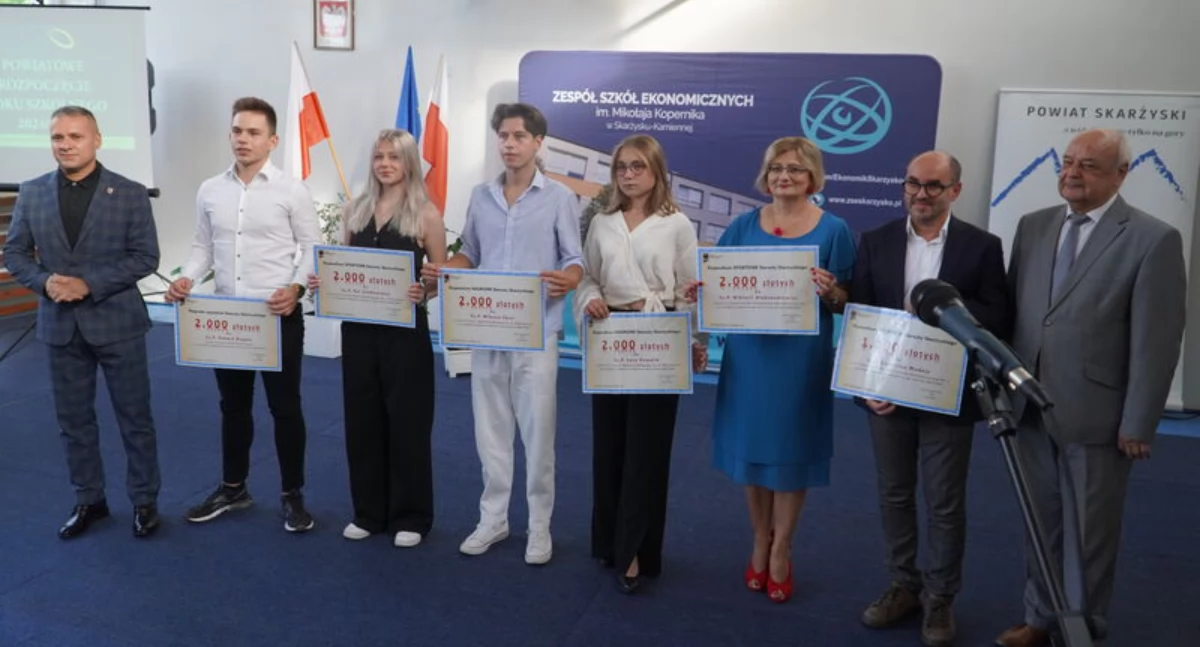 Stypendyści Starosty Skarżyskiego za rok szkolny 2023/2024