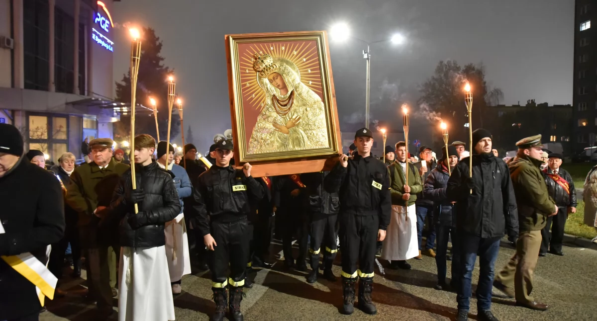 Uroczystości ku czci Matki Bożej Miłosierdzia. Ulicami Skarżyska przeszła procesja zawierzenia 