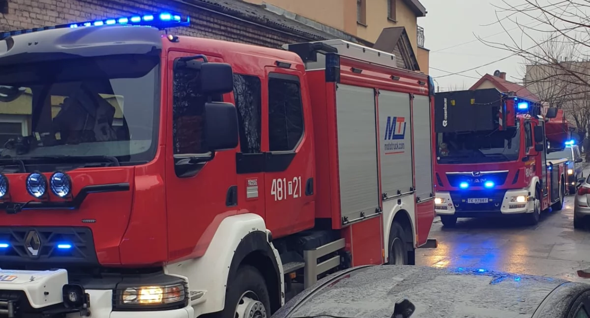 Pożar w budynku wielorodzinnym w Skarżysku-Kamiennej. Ewakuacja mieszkańców 