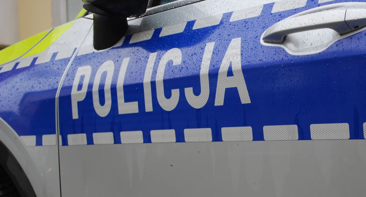 Wypadek na przejściu dla pieszych w Suchedniowie. 59-latka potrącona przez samochód
