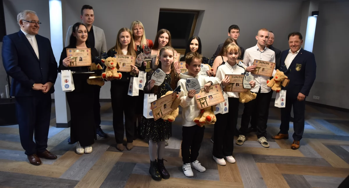 Świąteczne spotkanie skarżyskich karateków z SKSW Skarżysko  i przyjaciół 