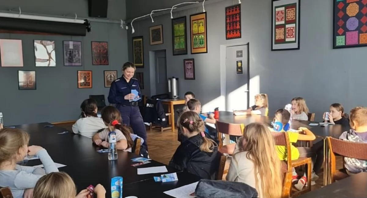 Policjanci z wizytą u dzieci w Miejskim Centrum Kultury. Z myślą o bezpieczeństwie najmłodszych