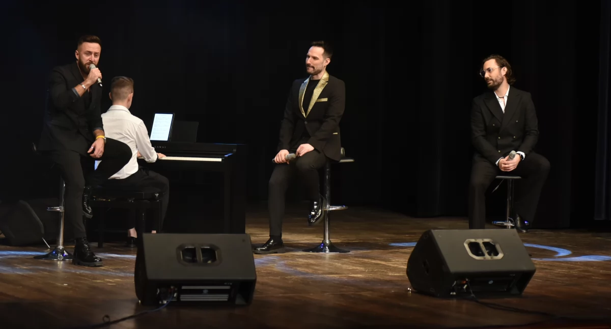 Koncert charytatywny dla Domu Miłosierdzia w Skarżysku-Kamiennej. Na scenie Katarzyna Pakosińska i Tre Voci