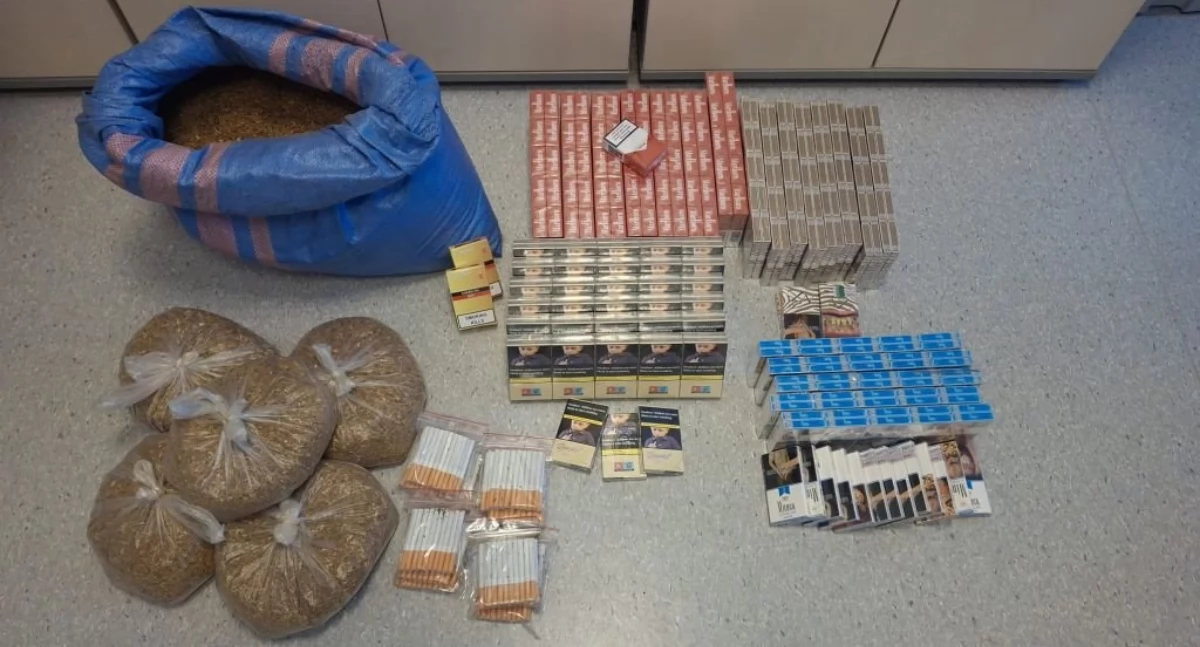 300 paczek papierosów i 9 kg krajanki. Kontrabanda w rękach skarżyskich policjantów