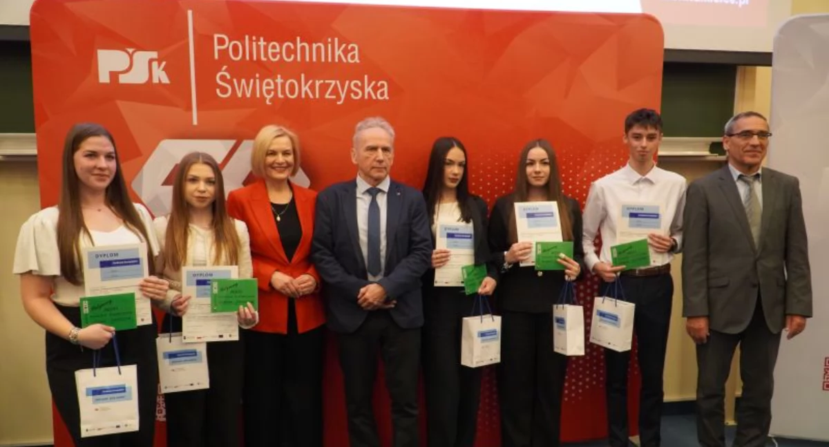 Uczniowie II LO w Skarżysku z Platynowymi Indeksami Politechniki Świętokrzyskiej i wyróżnieniem