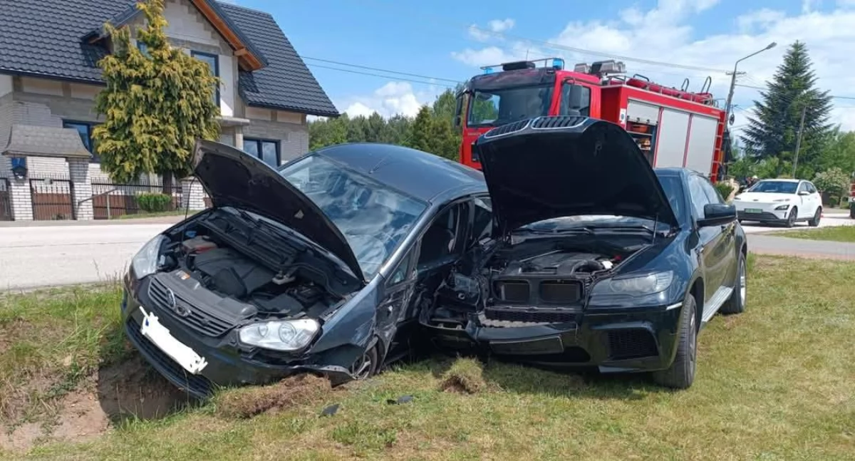 Wypadek drogowy w miejscowości Kierz Niedźwiedzi. Brak ostrożności miał kluczowe znaczenie