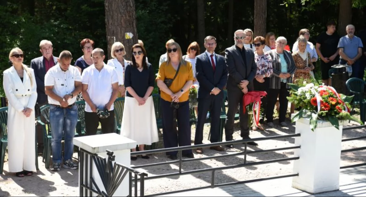 Uroczystość upamiętniająca 85. rocznicę rozstrzelania polskich patriotów na Brzasku