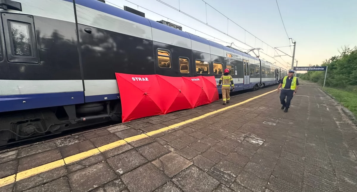 Tragedia na peronie w Skarżysku-Kamiennej. Mężczyzna śmiertelnie potrącony przez pociąg