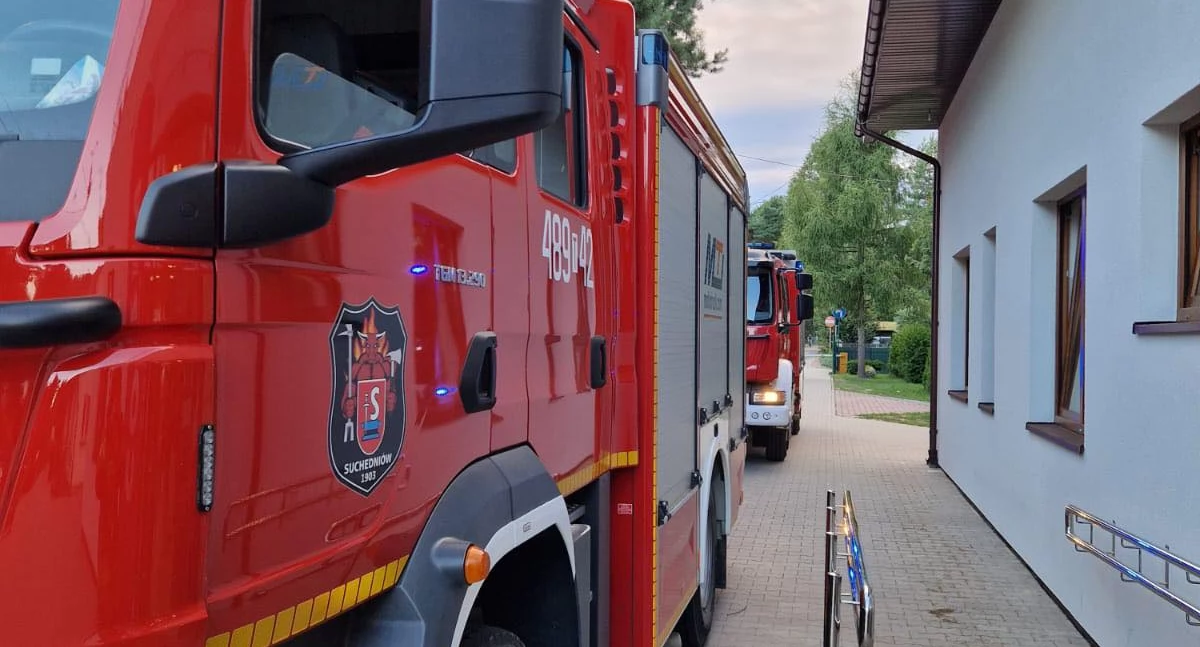 Nieszczelna instalacja gazowa w Suchedniowie. Z budynku ewakuowało się 12 osób