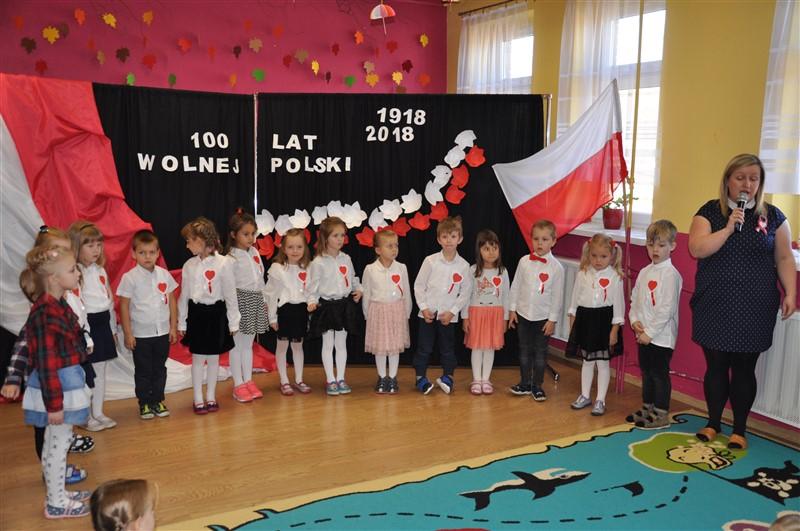 Przedszkolaki śpiewały dla Niepodległej