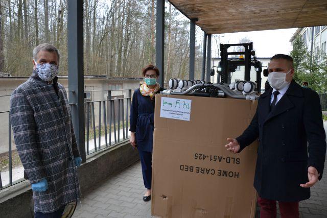 Łóżka rehabilitacyjne i wózki inwalidzkie od Fundacji Eco Textil i firmy Wtórpol trafiły do Szpitala Powiatowego w Skarżysku