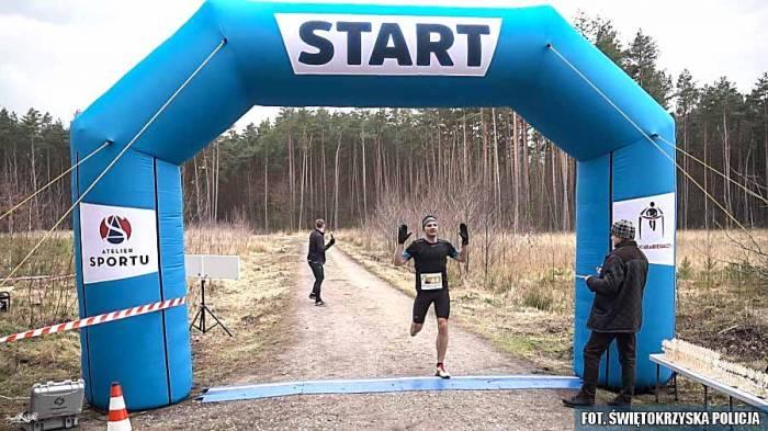 Sportowiec i funkcjonariusz z krwi i kości