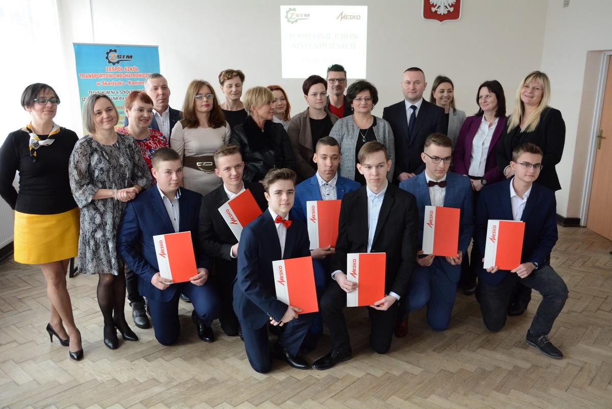 Nowi stypendyści Mesko S.A z Mechatronika, dziś podpisano umowy