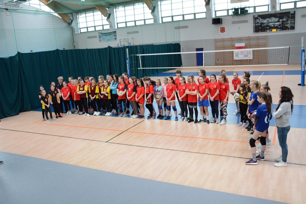 W Skarżysku ruszyła Miejska Liga Siatkówki dla dziewcząt ze szkół podstawowych