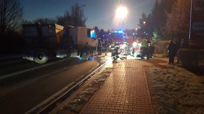 Po groźnym wypadku. Mieszkaniec gminy Suchedniów walczy o życie