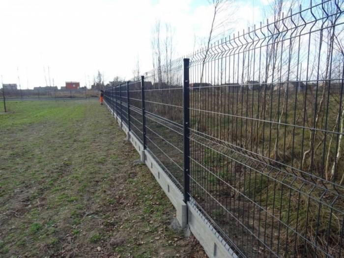 Plac zabaw ogrodzony