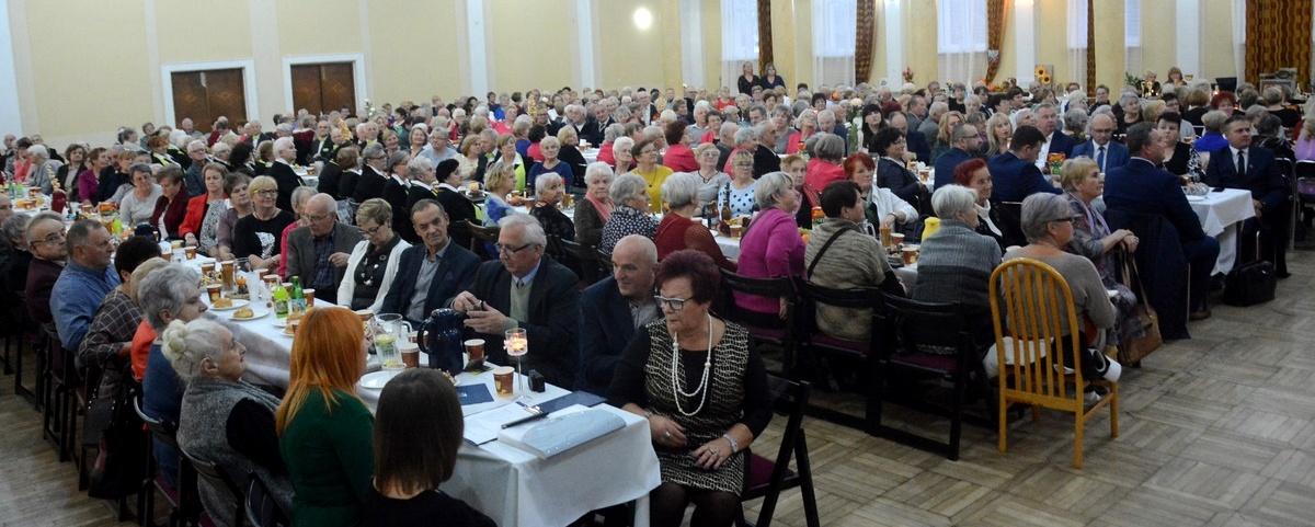 I Powiatowy  Dzień Seniora - blisko 500 seniorów z powiatu świętowało w 