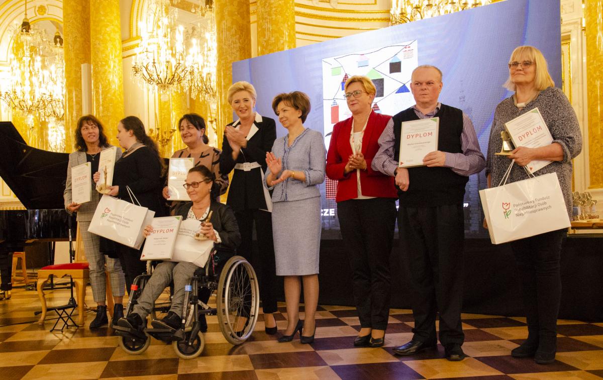 Trzecie miejsce Aleksandry Lunge  w konkursie „Sztuka Osób Niepełnosprawnych”.