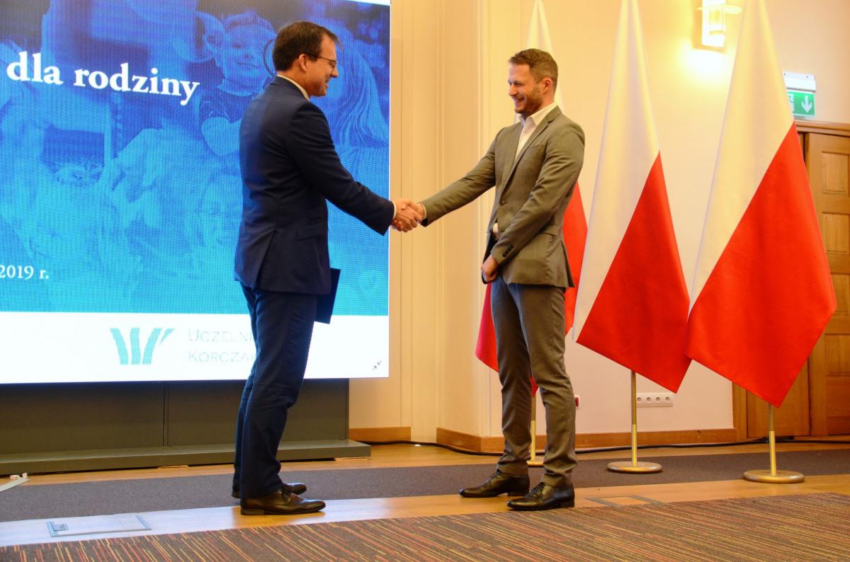 Pracownicy MOPS docenieni przez Ministra Rodziny, Pracy i Polityki Społecznej