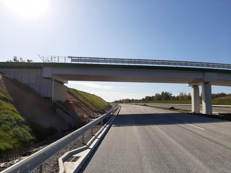 Trwa układanie ostatniej warstwy nawierzchni na skarżyskim odcinku S7
