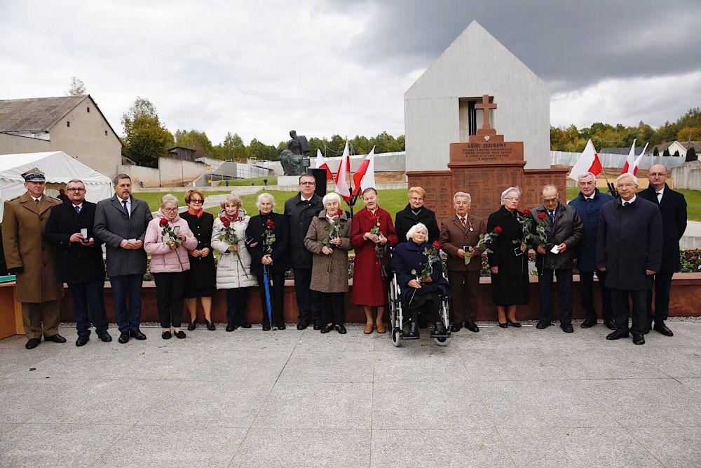 11 świadków pacyfikacji Michniowa uhonorowano medalami 