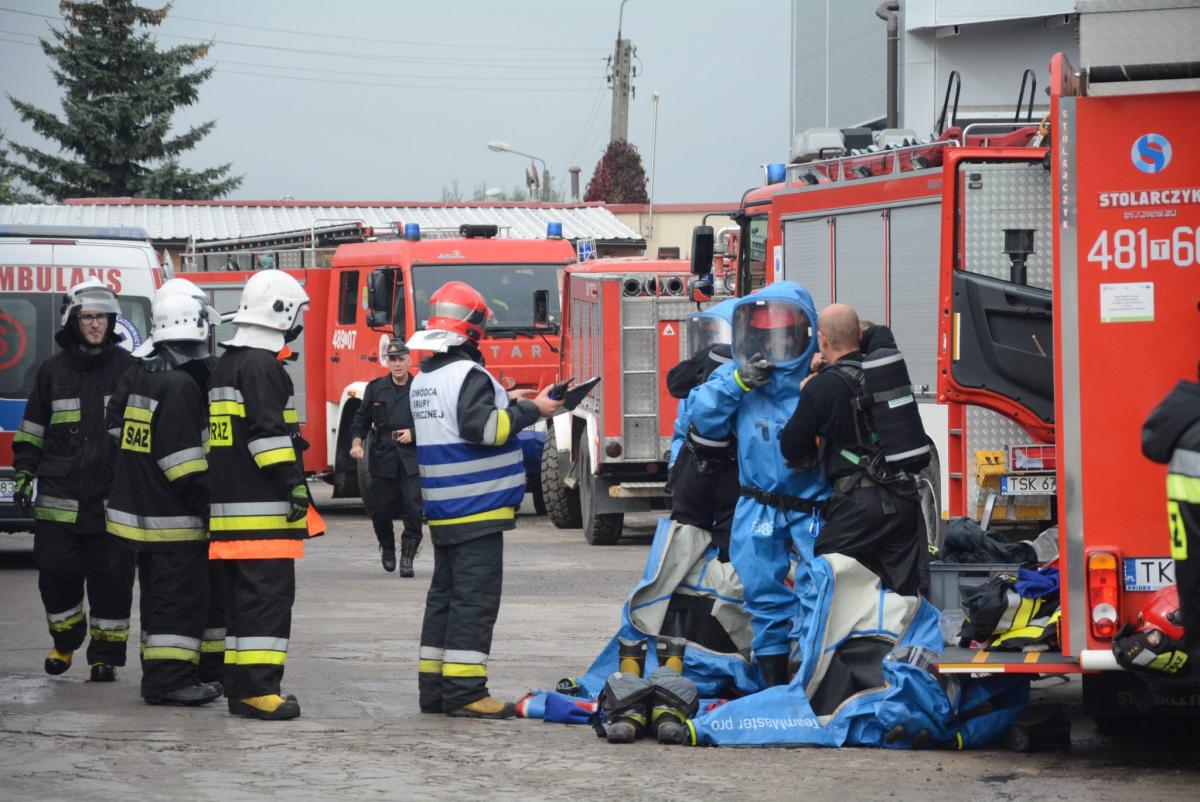 Do gminy Bliżyn ściągnięto wszystkie siły z powiatu, doszło do katastrofy chemicznej i budowlanej